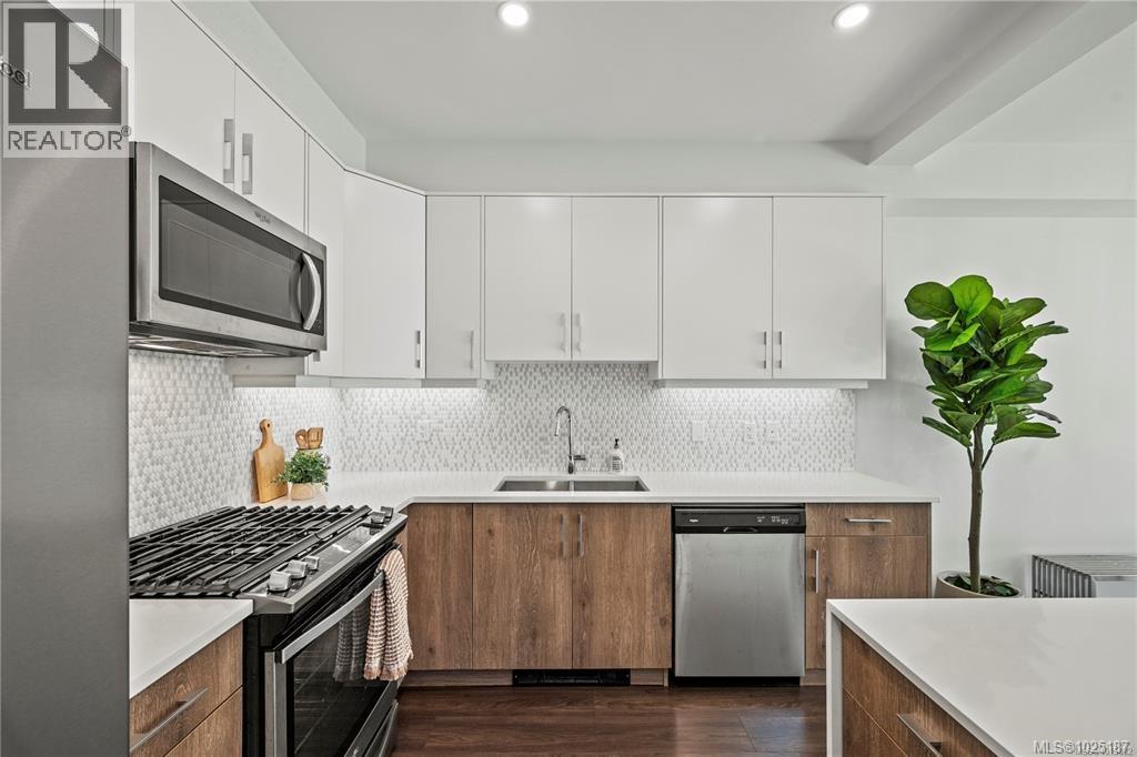  1252 Solstice Crescent, Langford