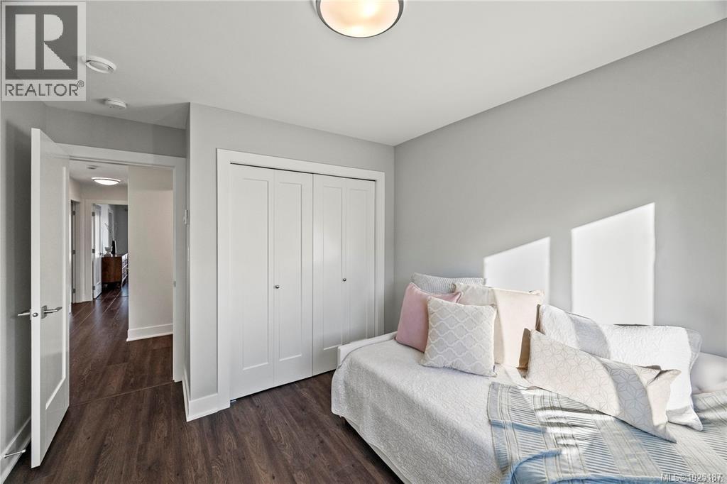  1252 Solstice Crescent, Langford