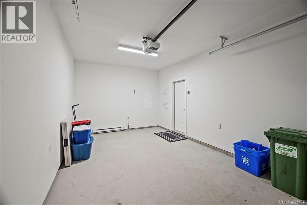  1252 Solstice Crescent, Langford