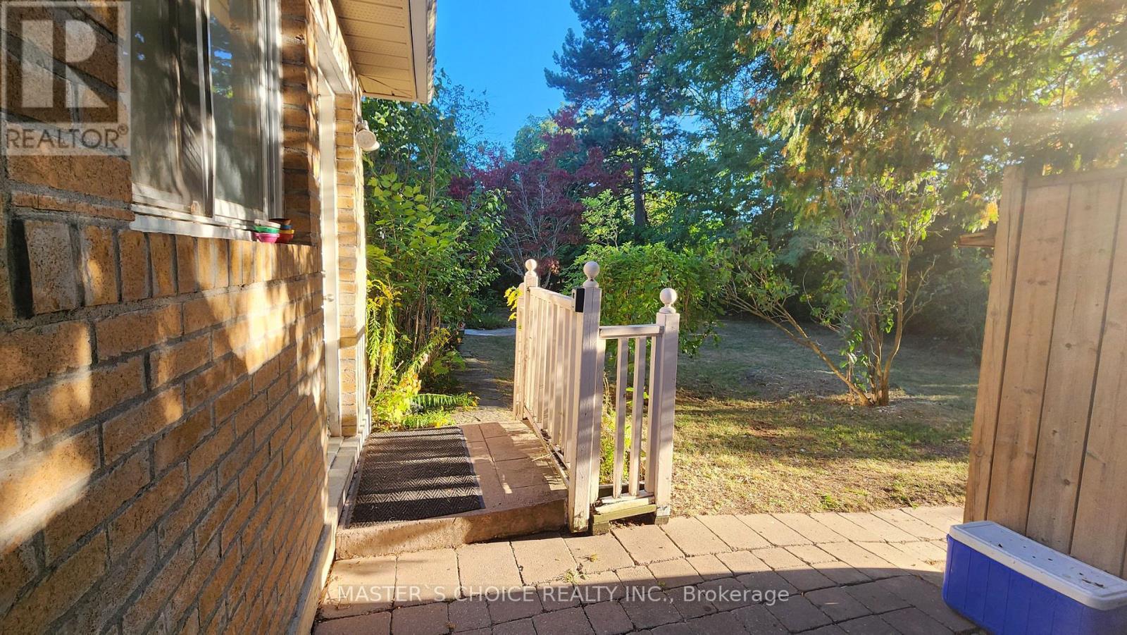 BACK UNIT - B - 6 SHASTA DRIVE - Photo 4 of 22, Vaughan (Uplands), Ontario