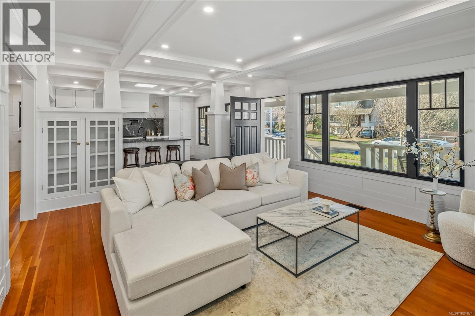  361 Arnold Avenue, Victoria