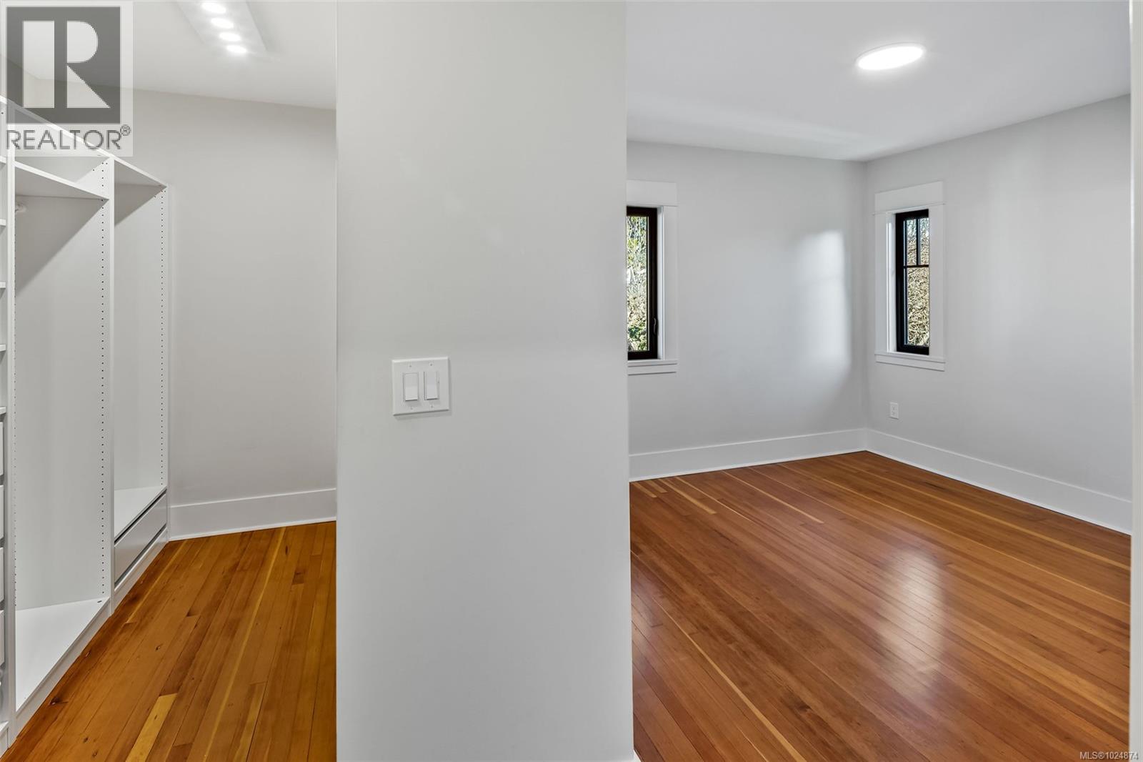  361 Arnold Avenue, Victoria