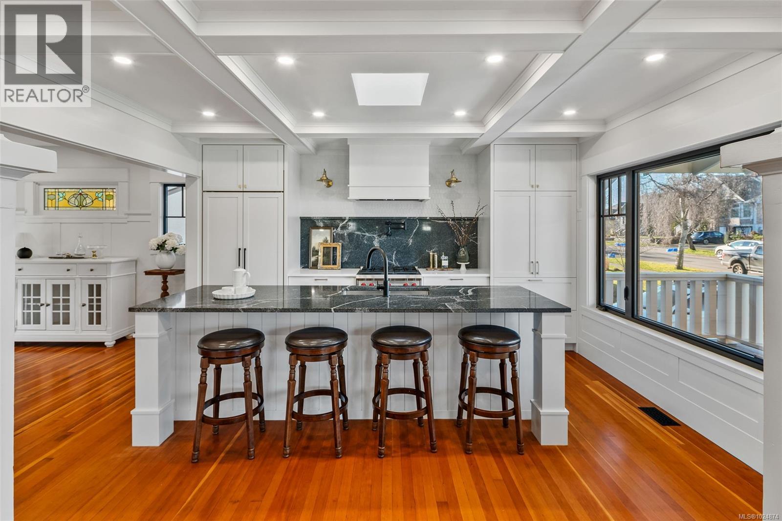  361 Arnold Avenue, Victoria