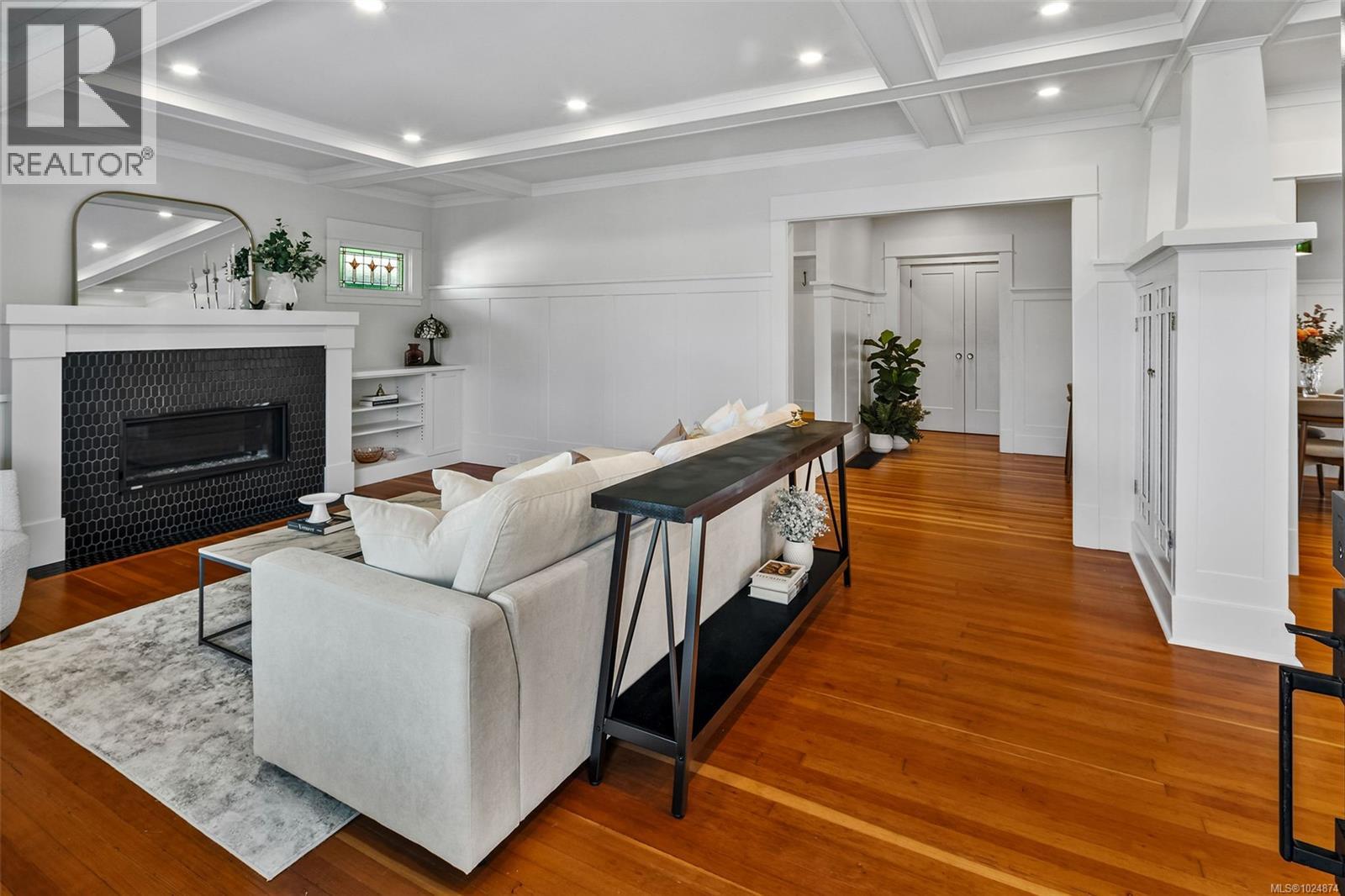  361 Arnold Avenue, Victoria