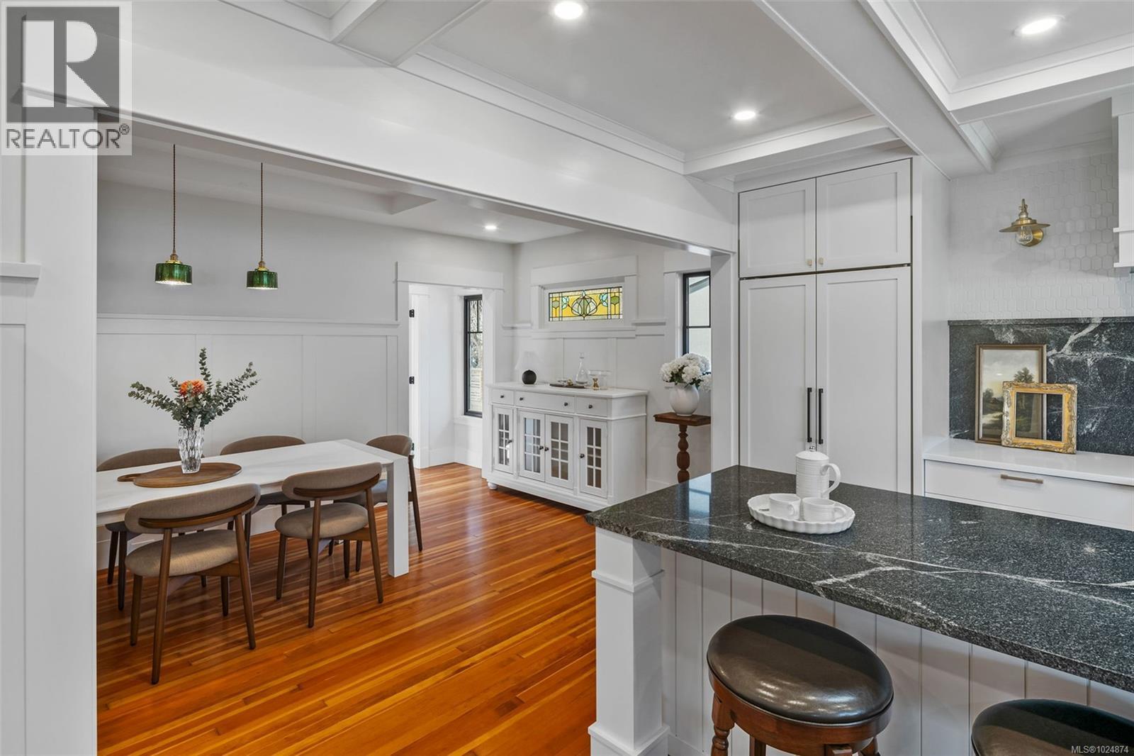  361 Arnold Avenue, Victoria