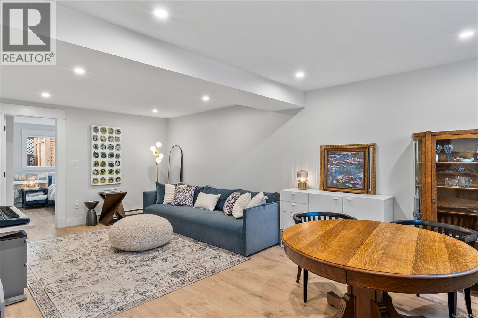  361 Arnold Avenue, Victoria