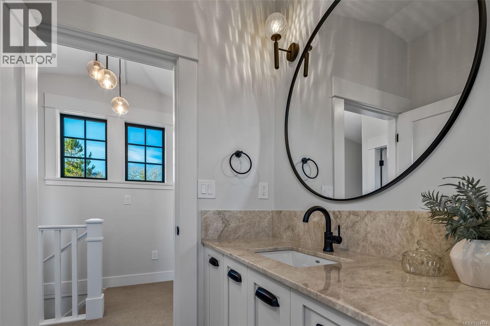  361 Arnold Avenue, Victoria