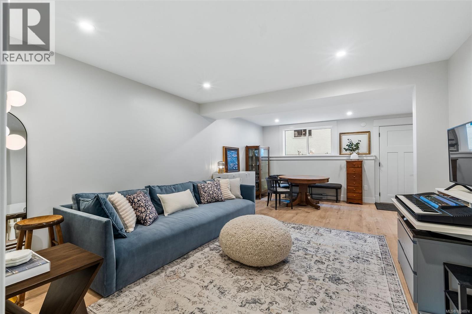  361 Arnold Avenue, Victoria