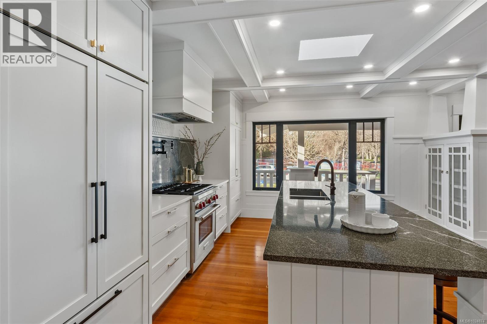  361 Arnold Avenue, Victoria