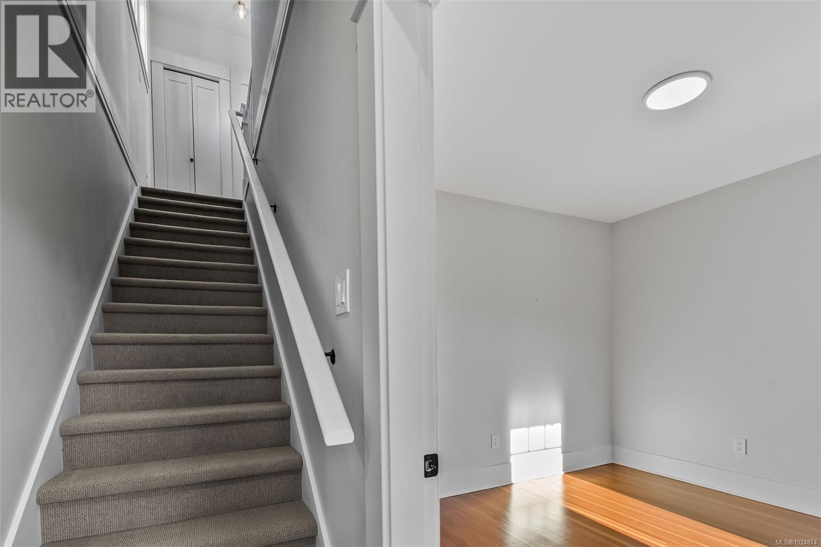  361 Arnold Avenue, Victoria