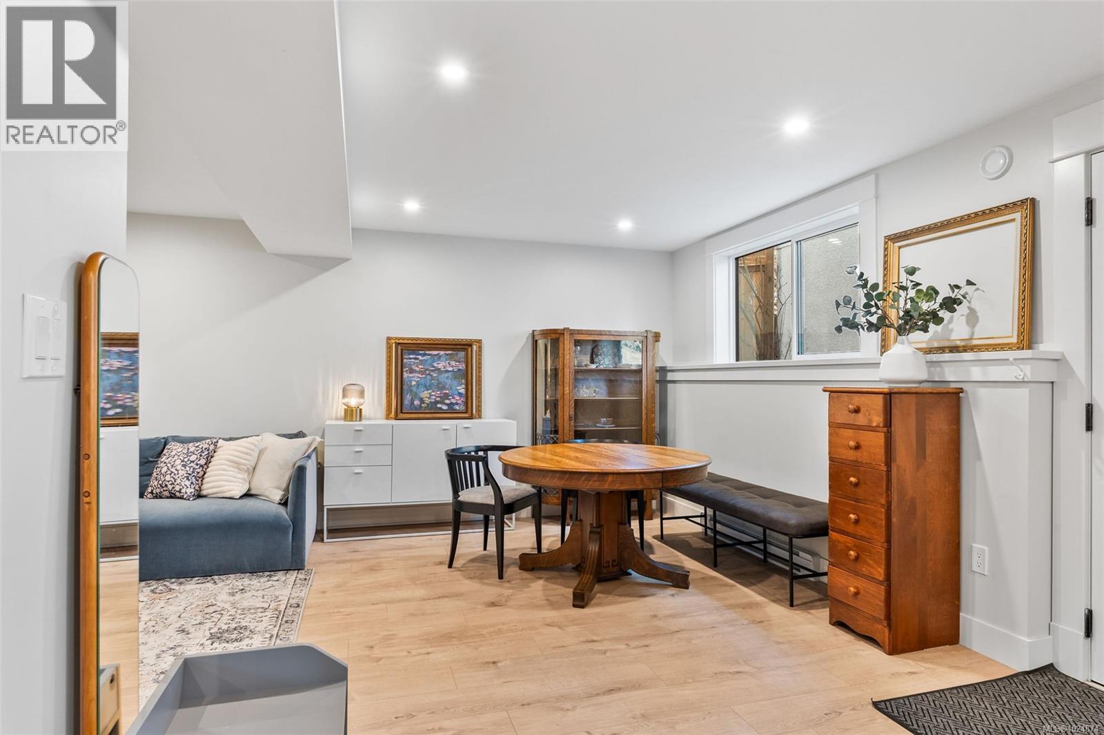  361 Arnold Avenue, Victoria