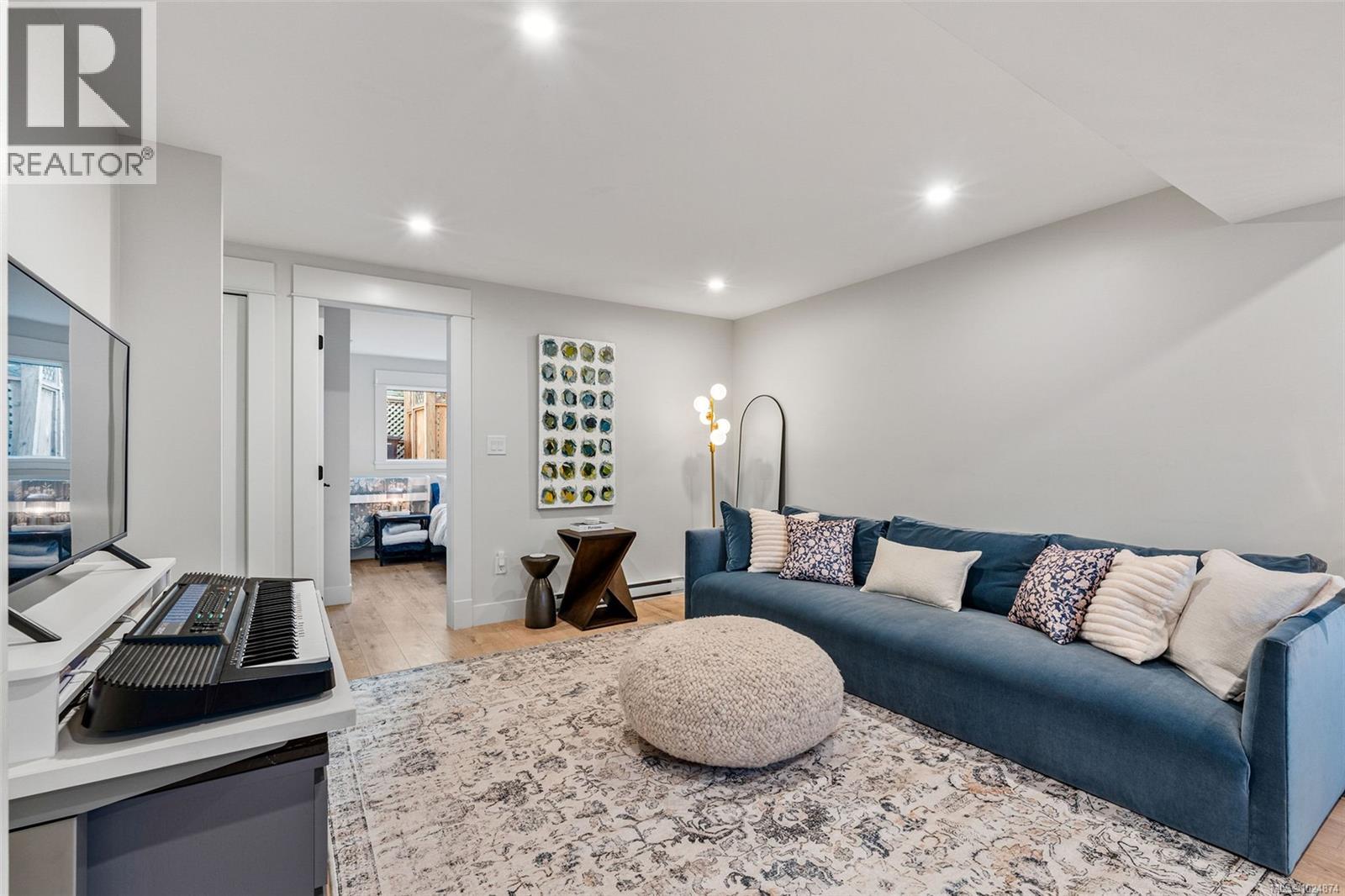  361 Arnold Avenue, Victoria