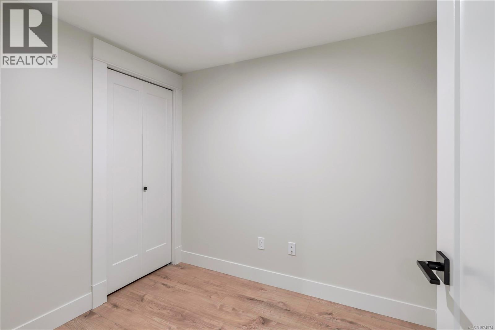  361 Arnold Avenue, Victoria