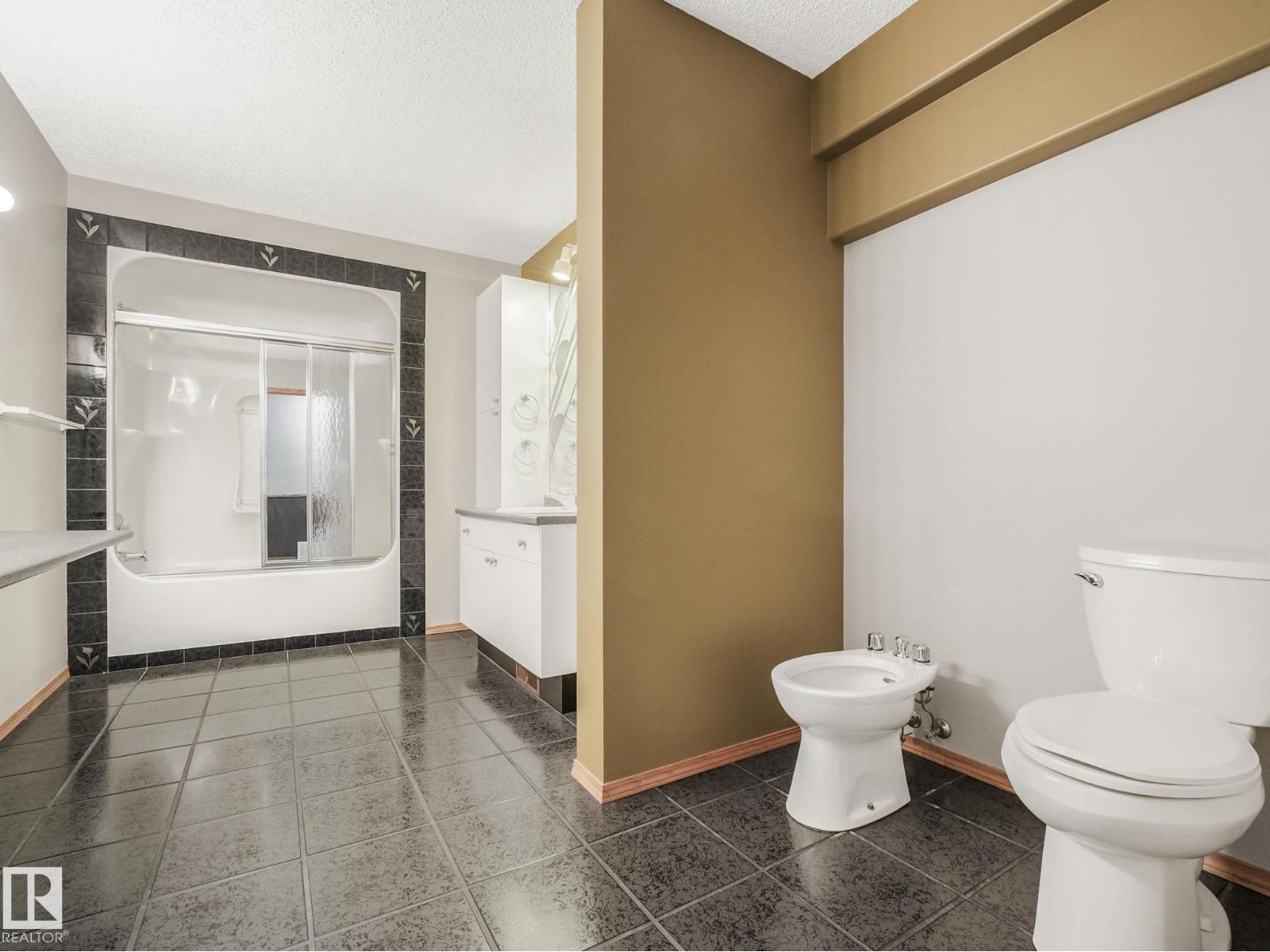 #73 23020 TWP ROAD 522, Rural Strathcona County