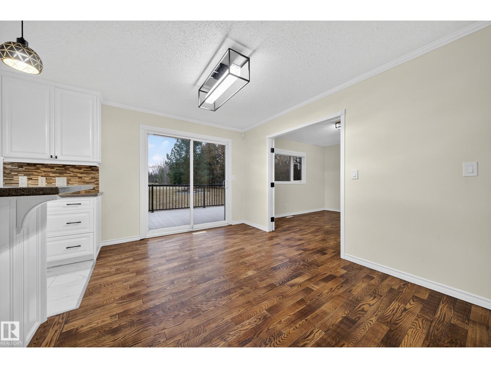 #37 51528 RGE ROAD 262 - 25