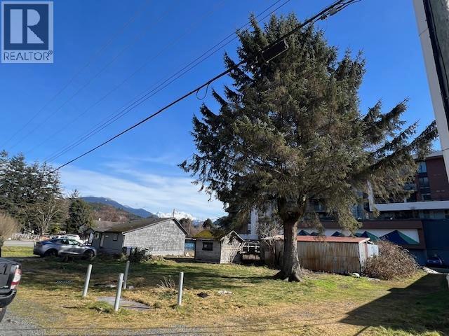1358 1362 1366 MAIN STREET, Squamish