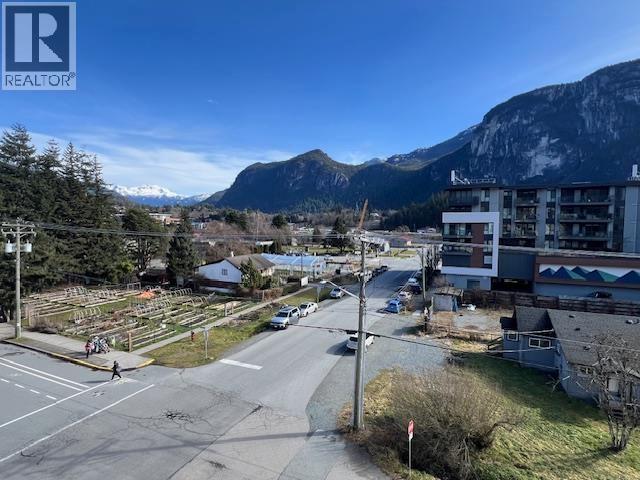 1358 1362 1366 MAIN STREET, Squamish