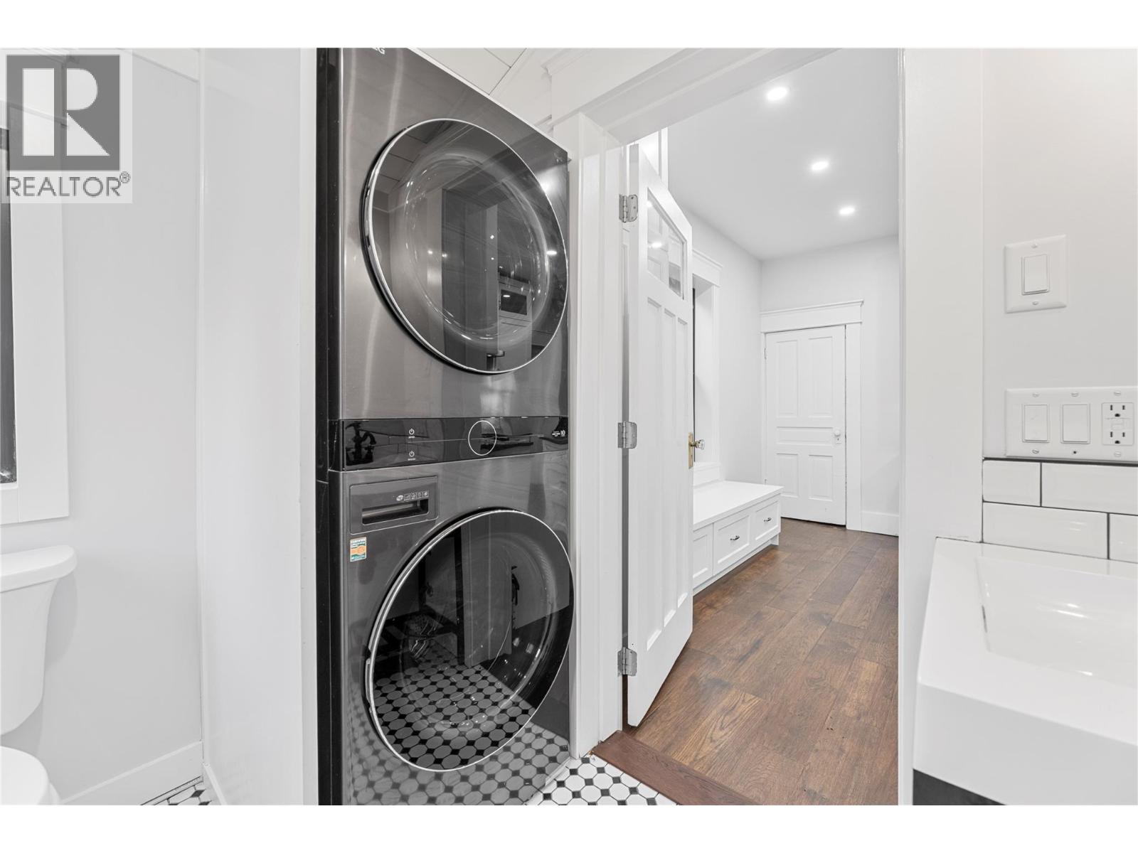  550 6 Street, Salmon Arm