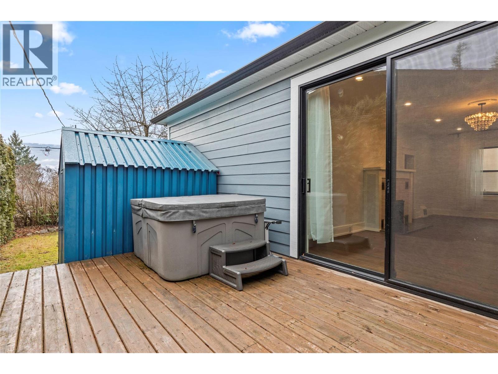  550 6 Street, Salmon Arm