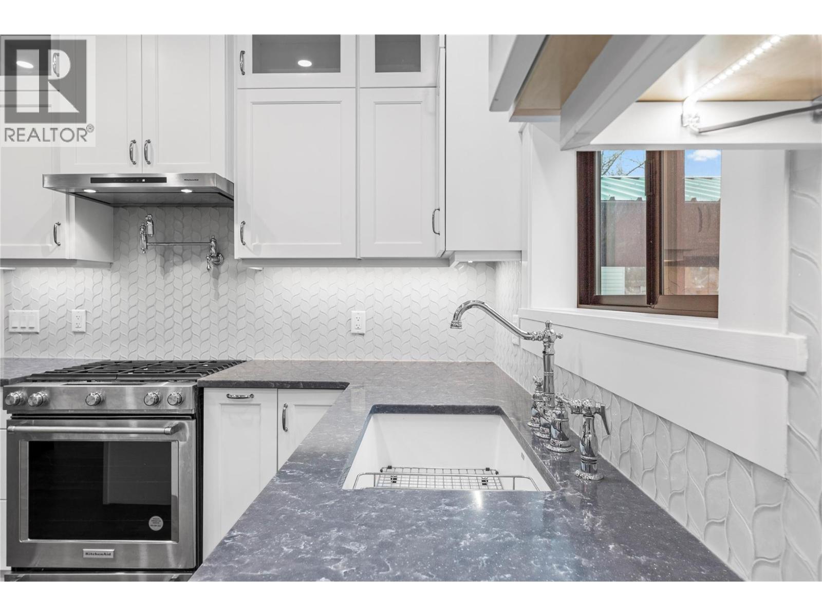  550 6 Street, Salmon Arm