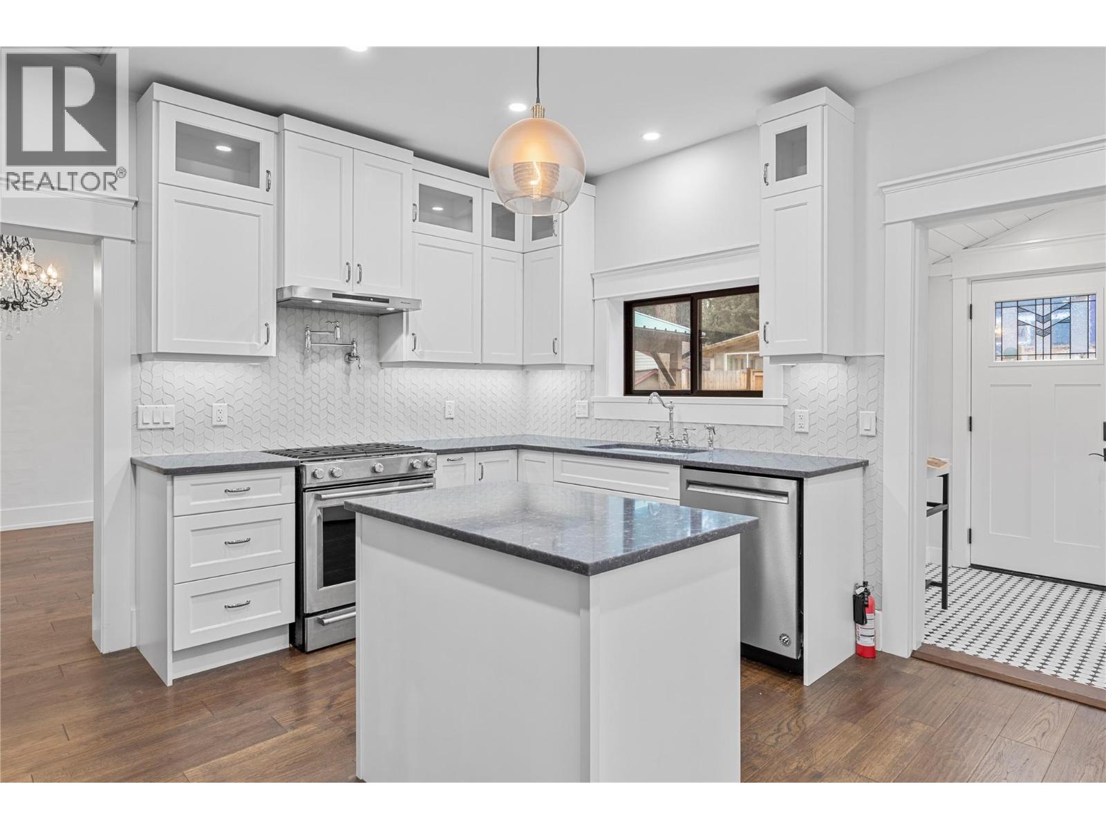  550 6 Street, Salmon Arm