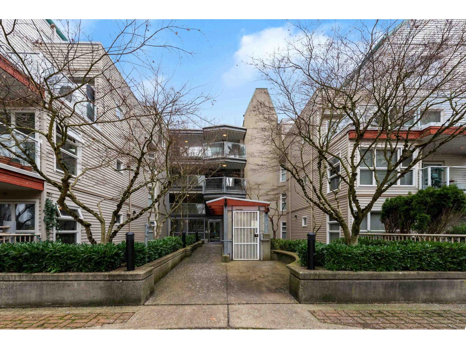 A303 9868 WHALLEY Boulevard - photo 2