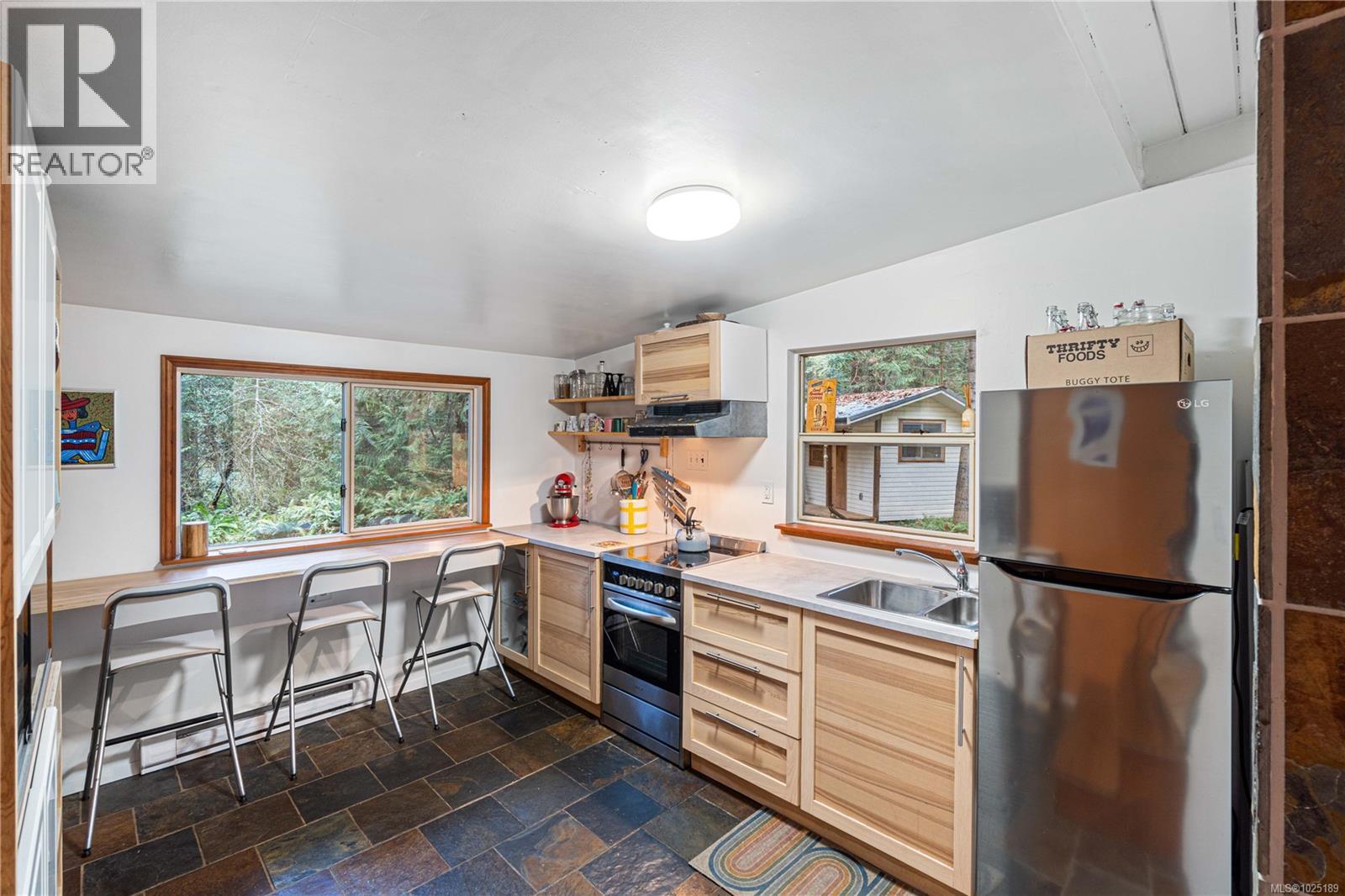 16 TREASURE TRAIL - 14