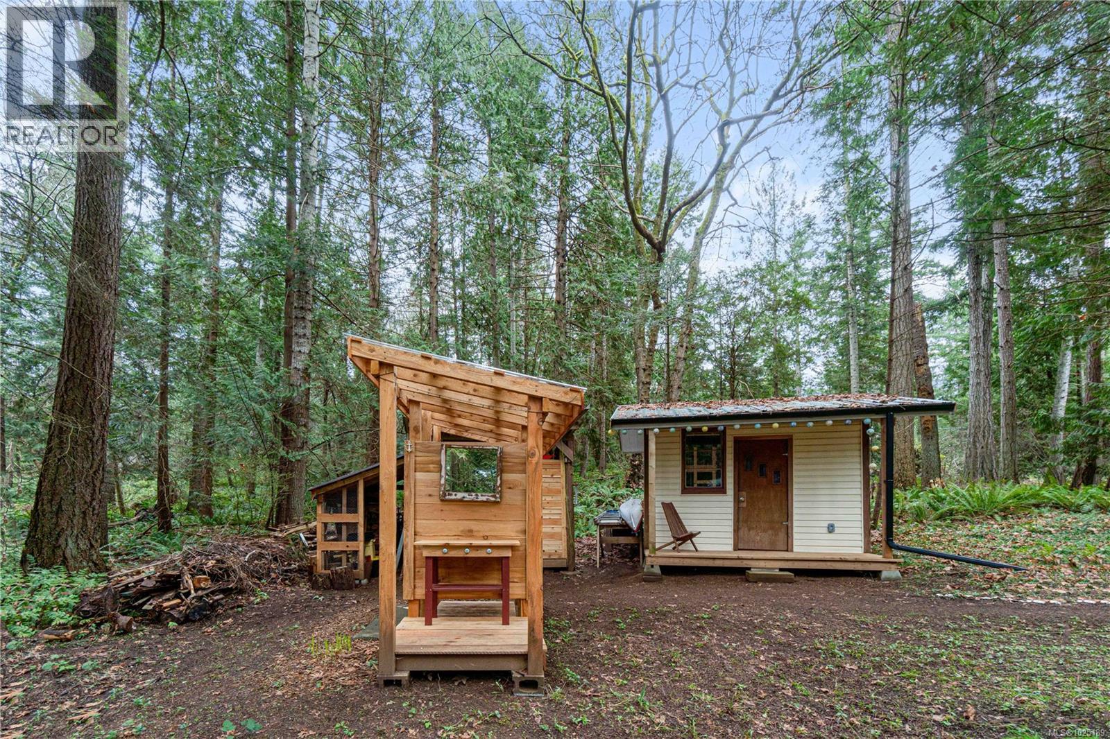 16 TREASURE TRAIL - 22