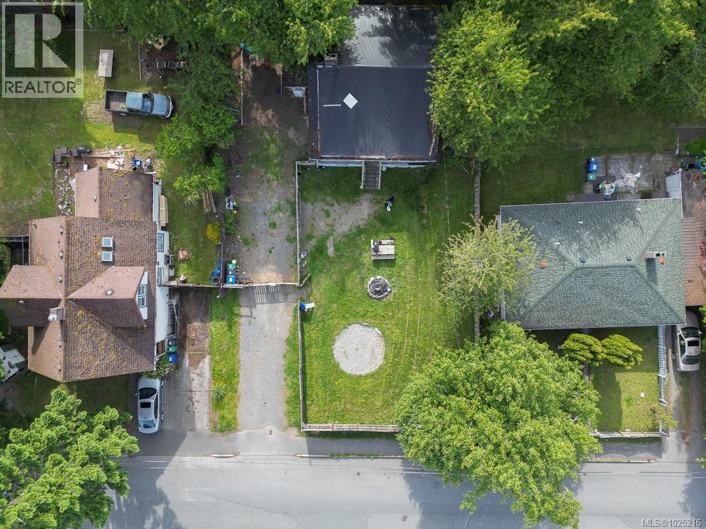 307, 311,315 Holly Ave - 24