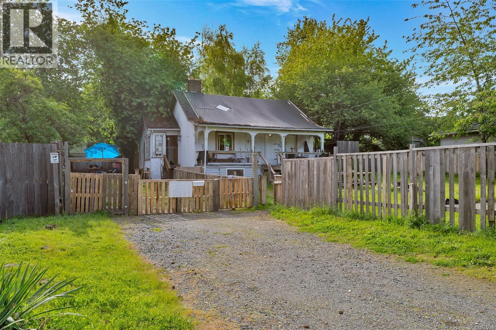 307, 311,315 Holly Ave - 20