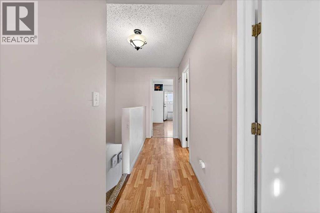 Single Family House for Sale in    Avenue NW Bowness Calgary 