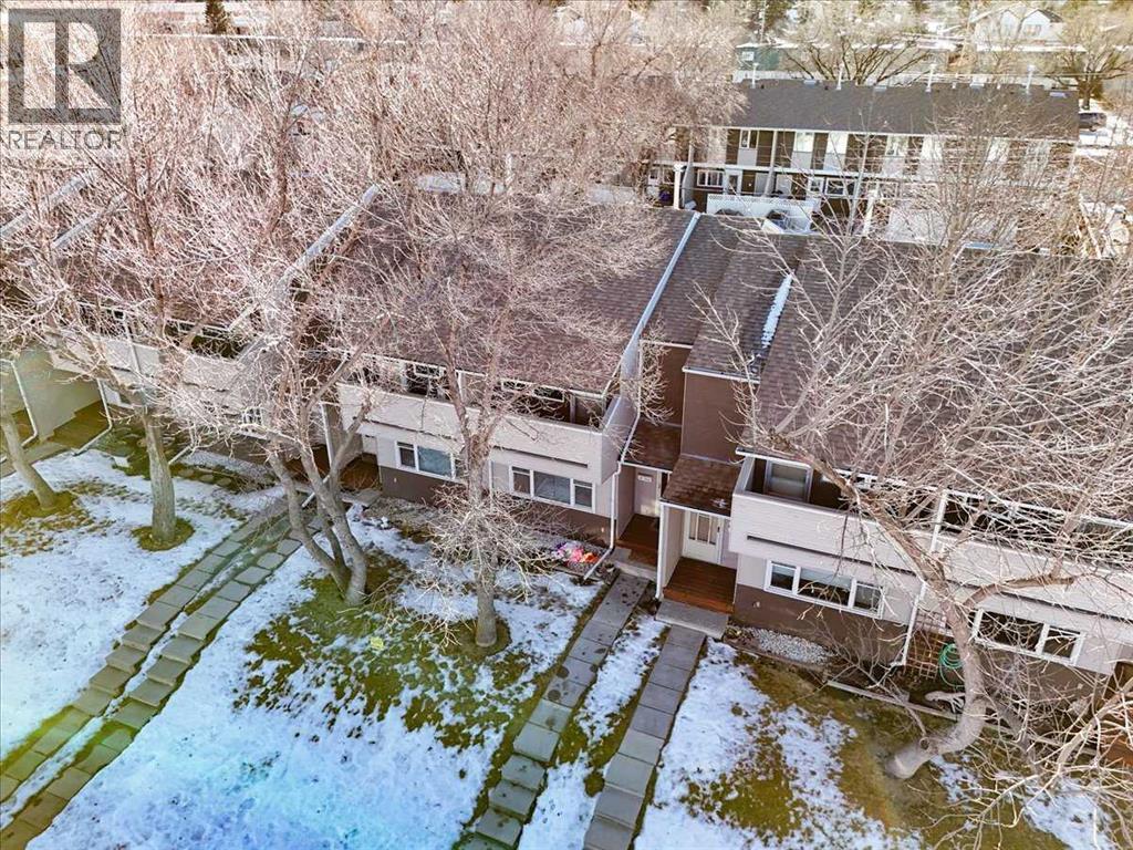 Single Family House for Sale in    Avenue NW Bowness Calgary 