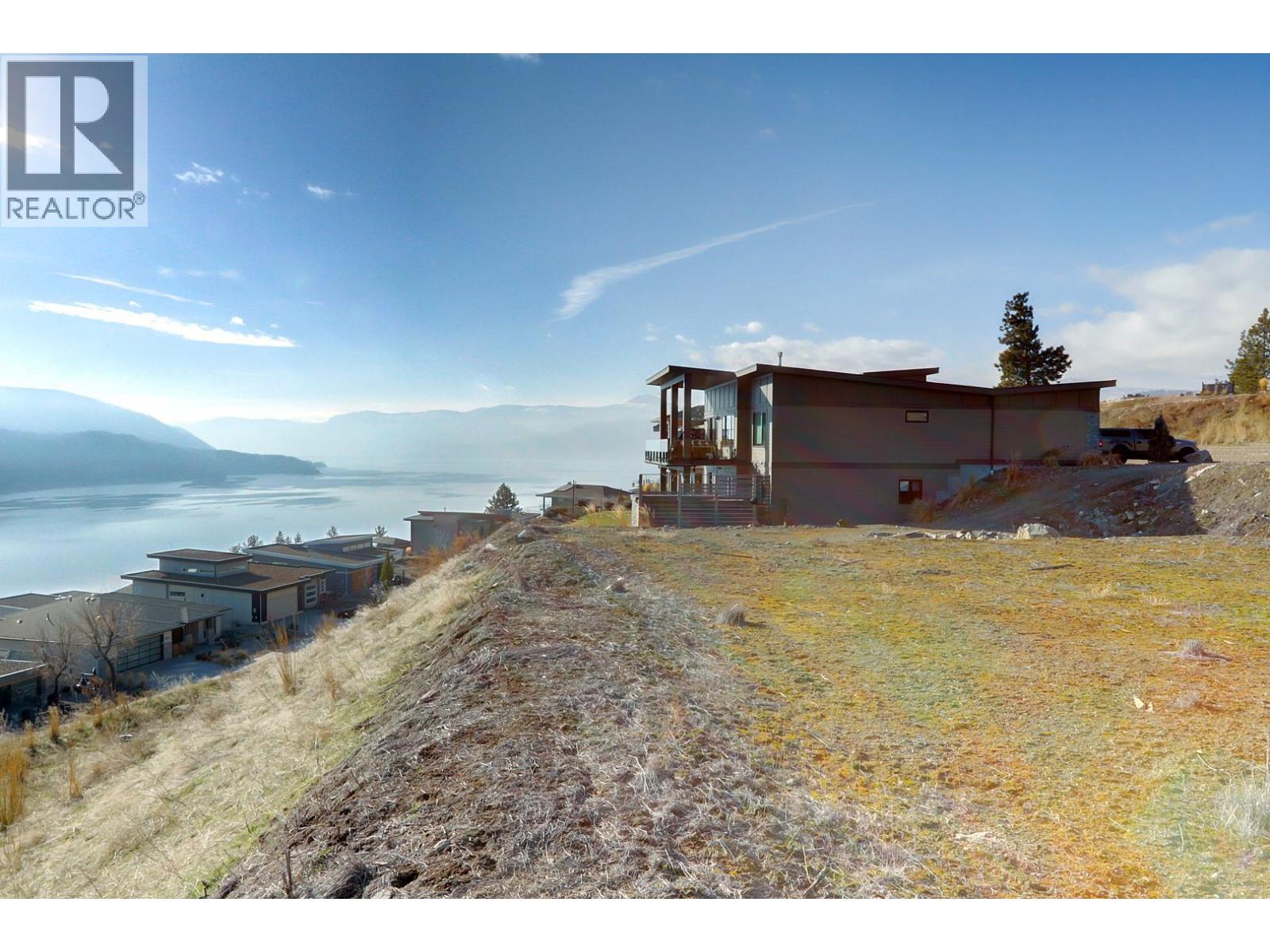  8944 Hampshire Crescent, Vernon