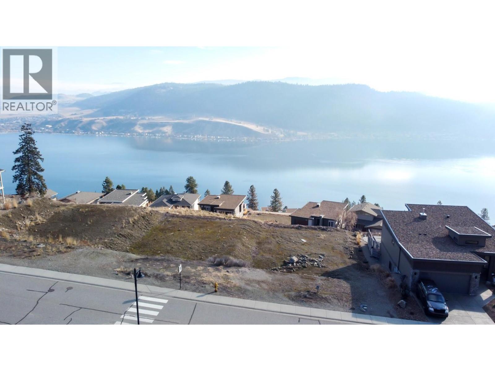  8944 Hampshire Crescent, Vernon