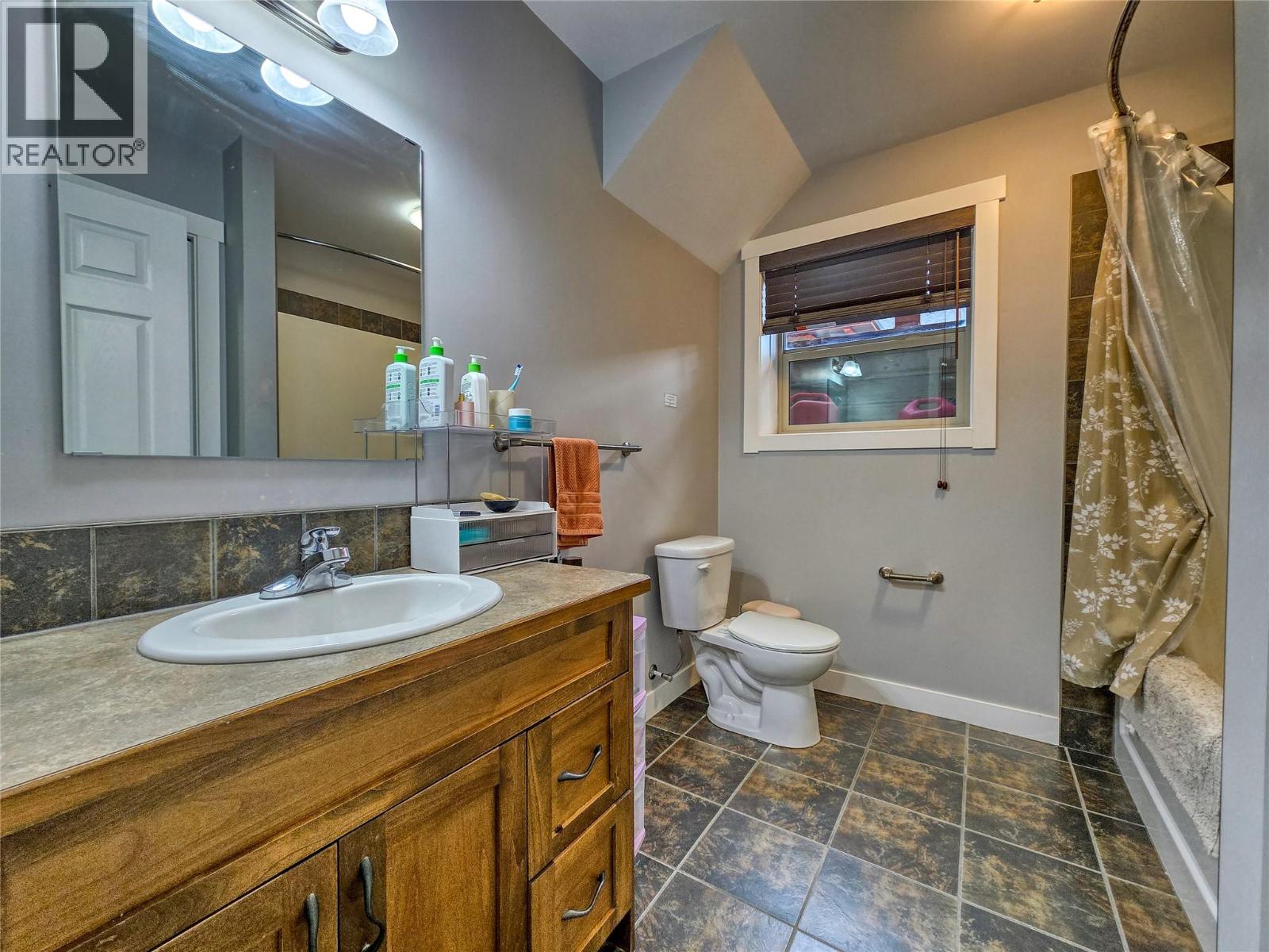 989 Swansea View Road Unit# 15, Windermere