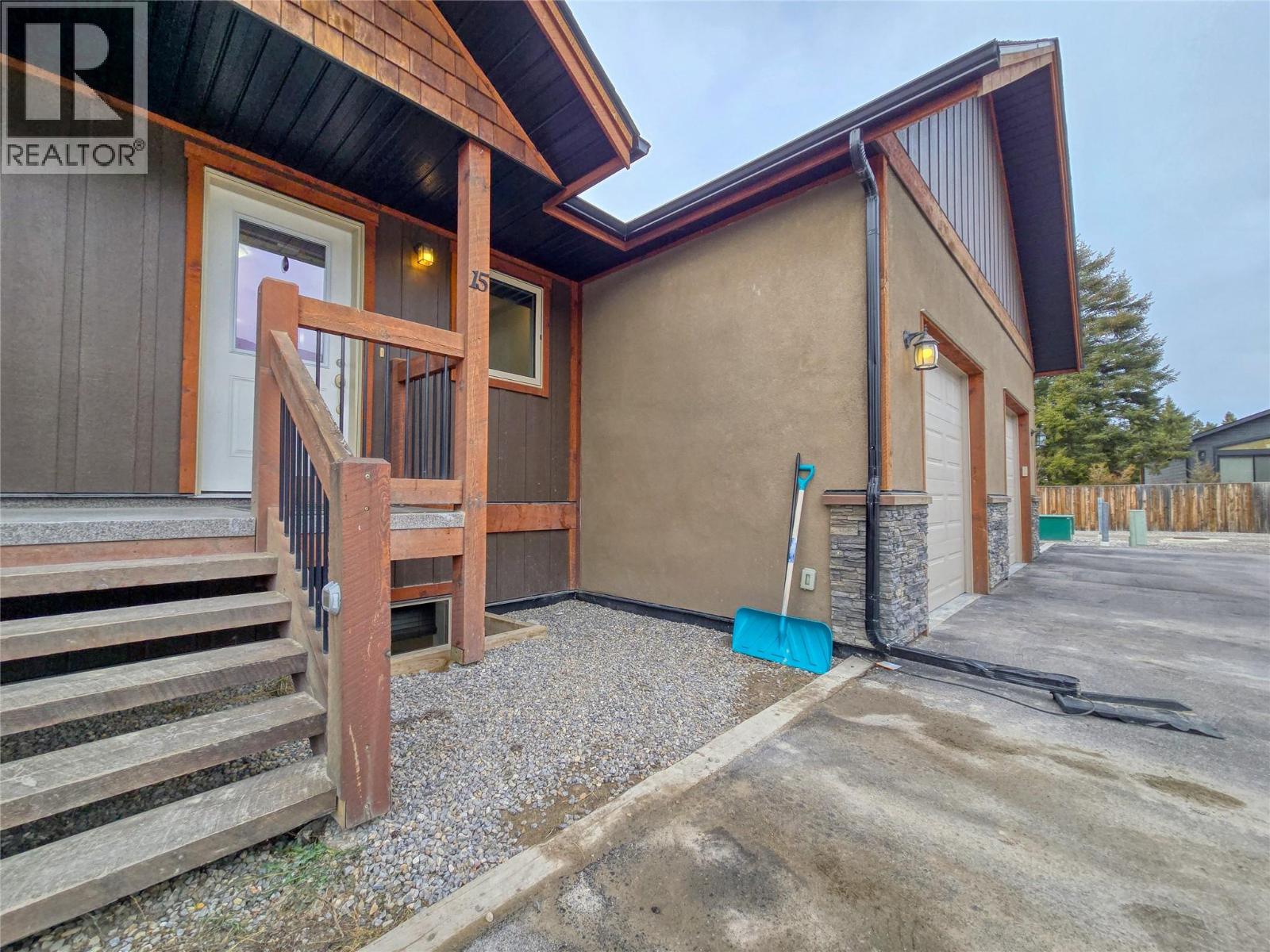 989 Swansea View Road Unit# 15, Windermere