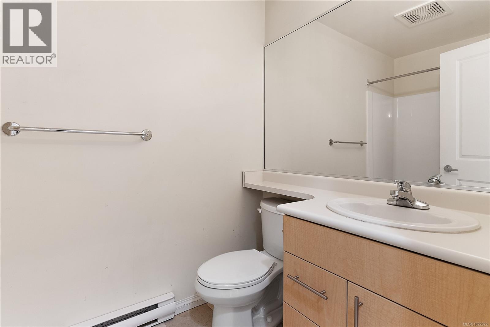 308 1550 Church Avenue, Saanich