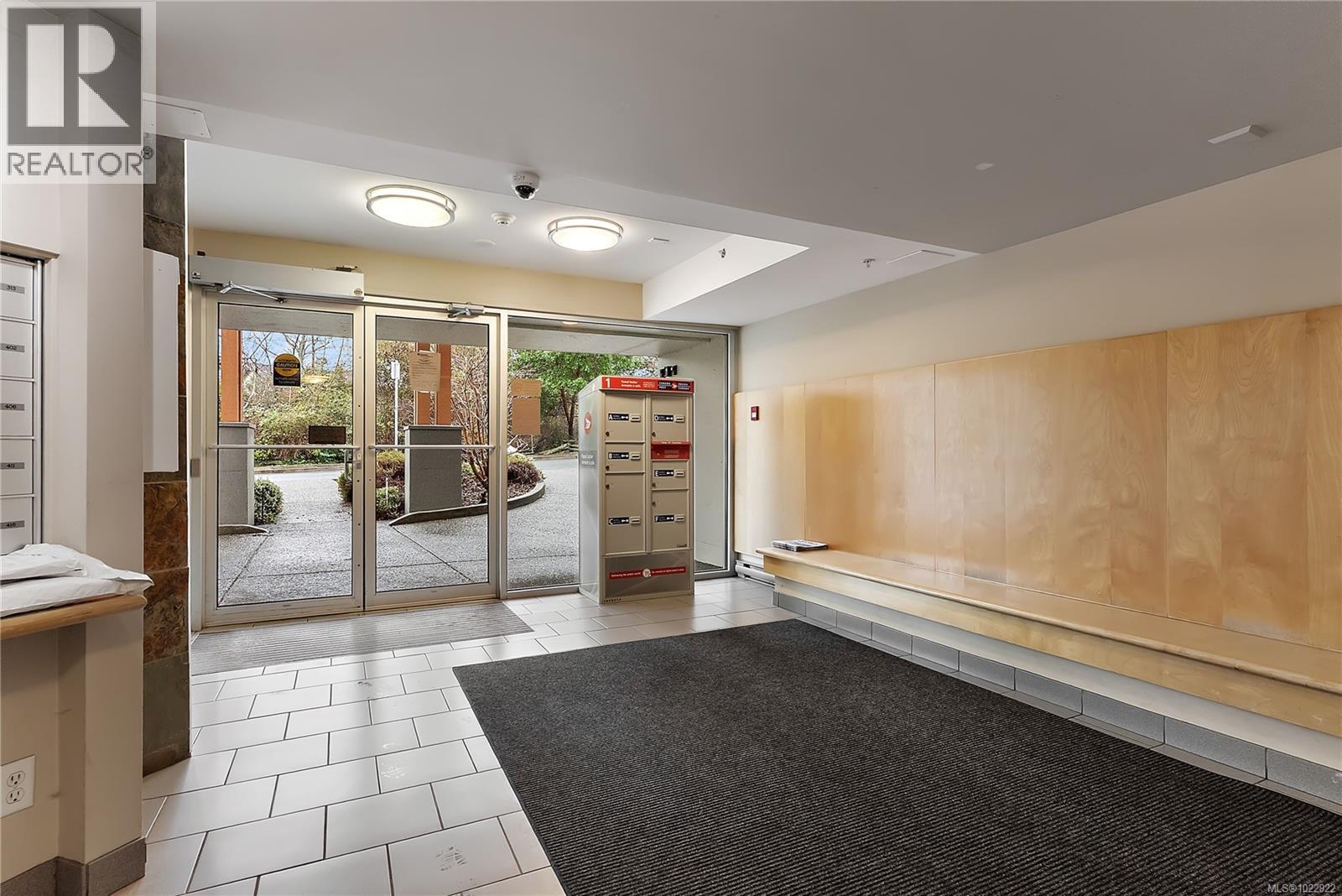 308 1550 Church Avenue, Saanich