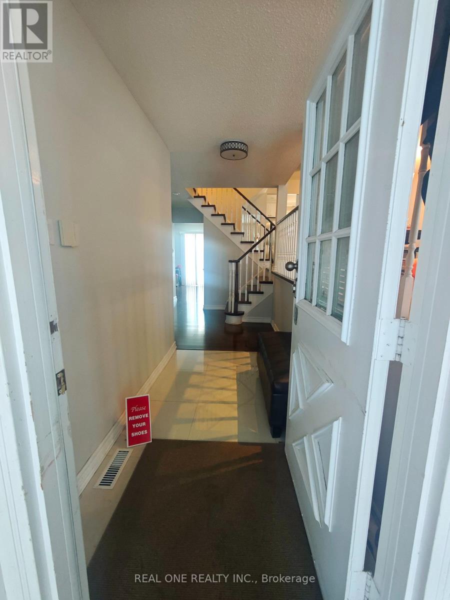 9 BRECKONWOOD CRESCENT - Photo 2 of 18, Markham (Aileen-Willowbrook), Ontario