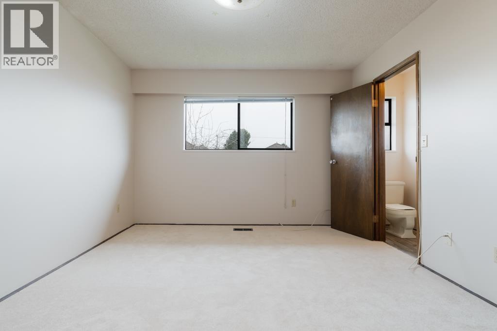 8411 RIDEAU DRIVE, Richmond