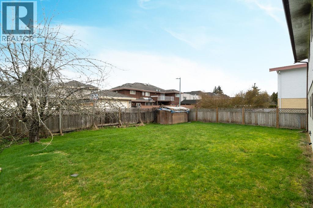 8411 RIDEAU DRIVE, Richmond