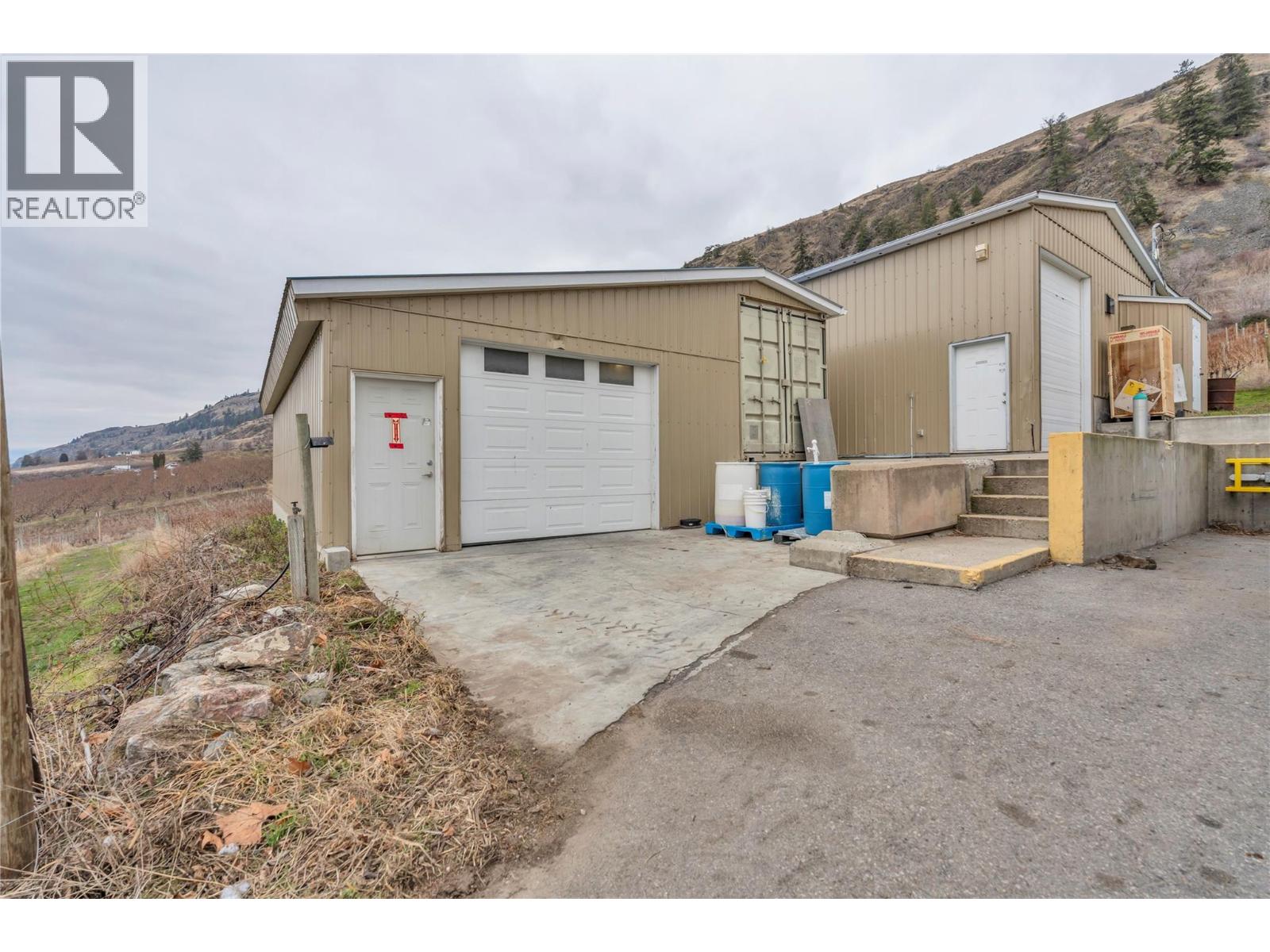  3974 Hwy 97 Highway, Oliver