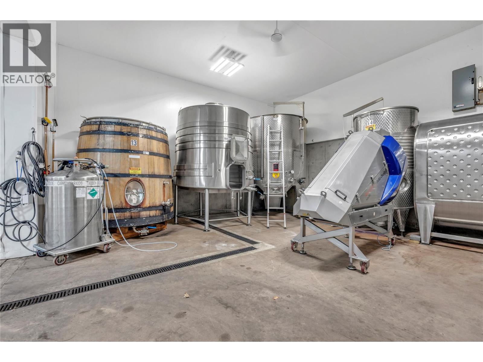  3974 Hwy 97 Highway, Oliver