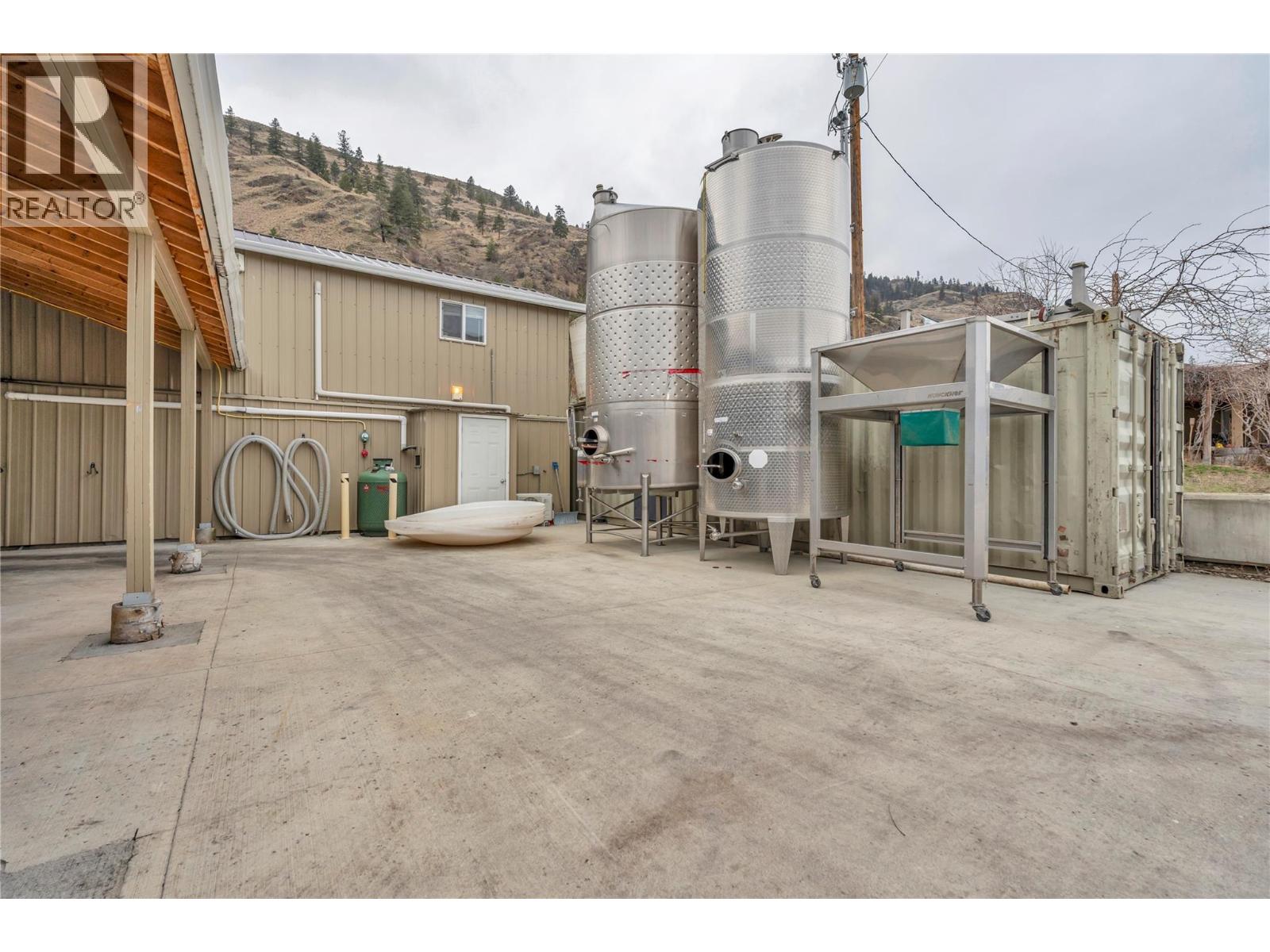  3974 Hwy 97 Highway, Oliver