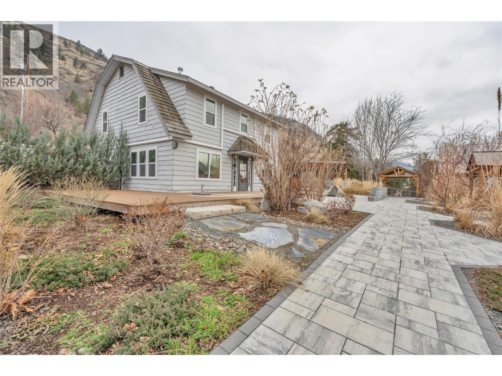  3974 Hwy 97 Highway, Oliver