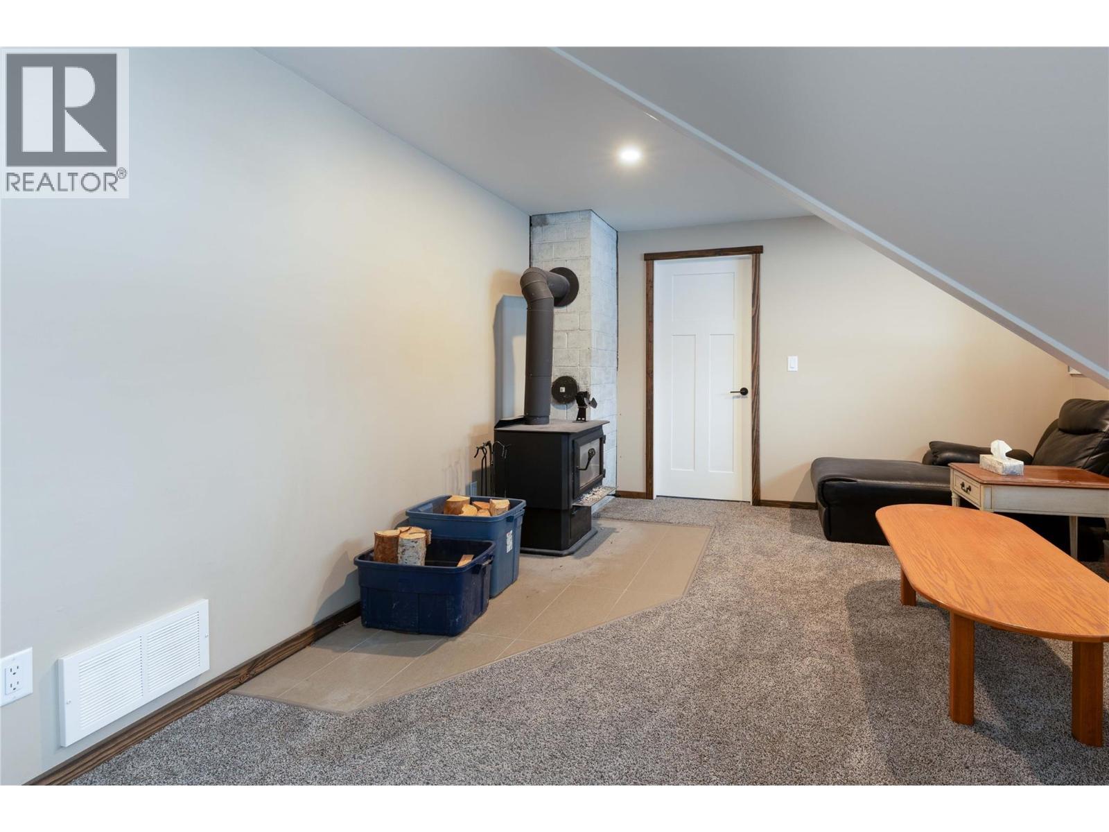 414 Mallory Road - 19