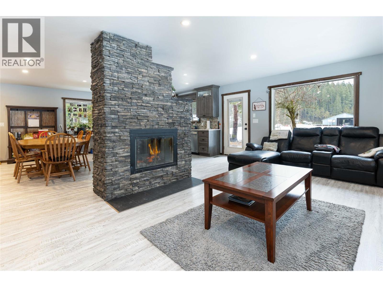 414 Mallory Road - 8