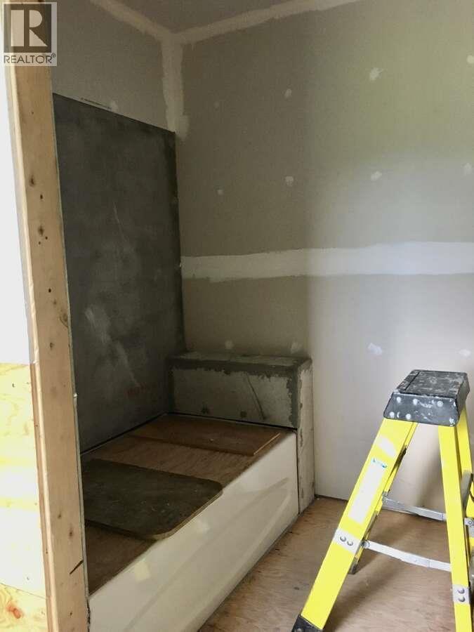 6904 Highway 6, Appledale