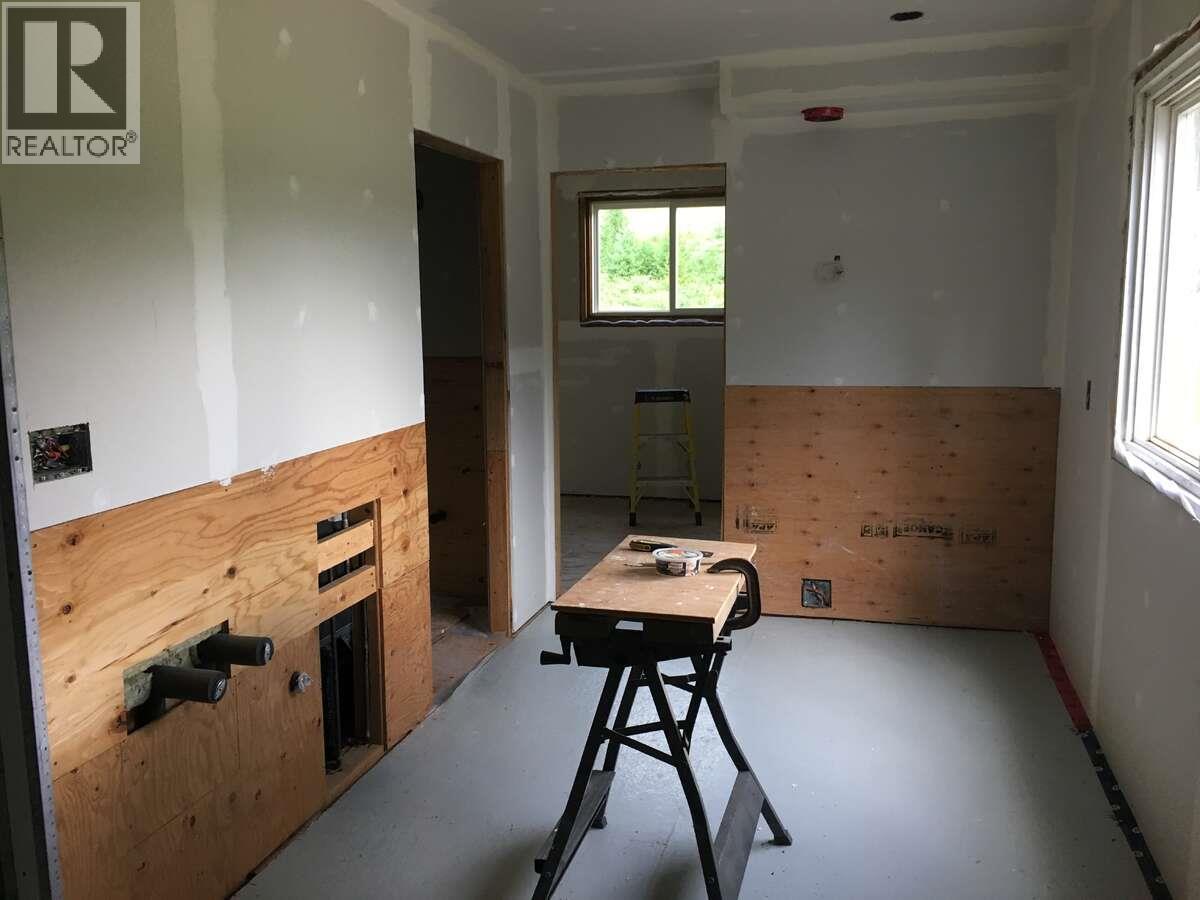 6904 Highway 6, Appledale