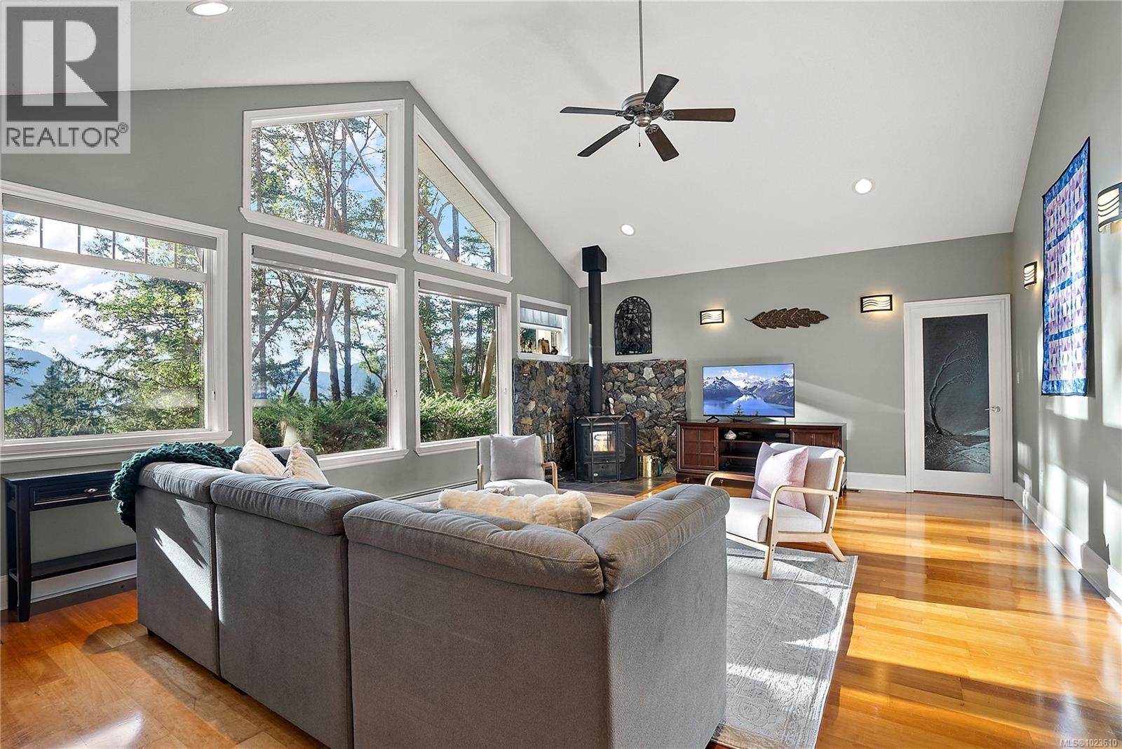 1126 Aspen Rd, Malahat